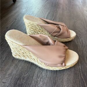 NWOB Anne Klein Espadrille Wedge Sandals